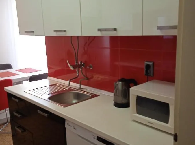 Blue Sky Apartment *