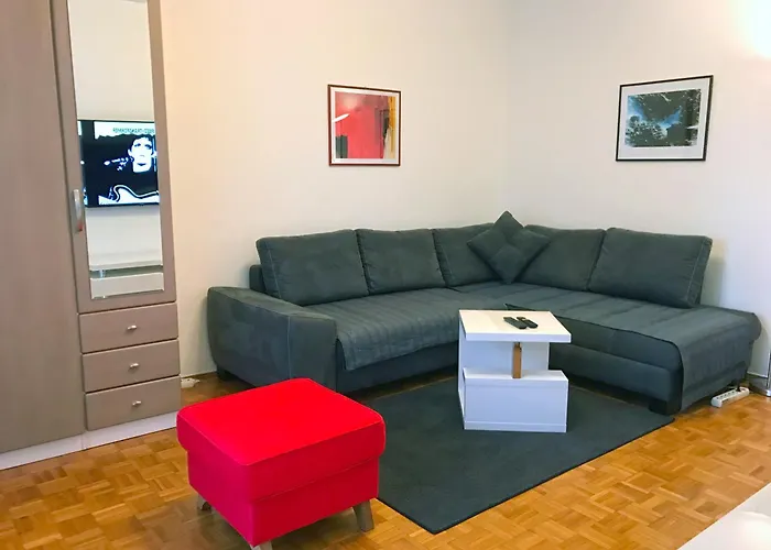 Blue Sky Apartment *